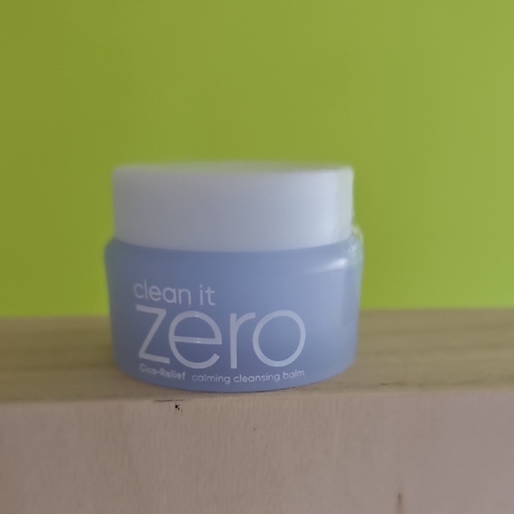 Blue and White Makeup Remover Skincare Jar - Picture 1 of 5